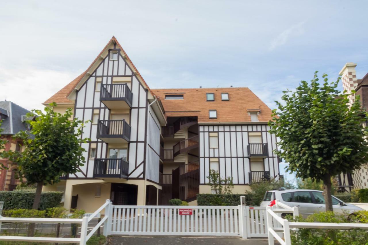 Joli Studio Avec Vue Panoramique Sur La Mer Houlgate Buitenkant foto
